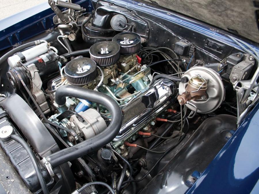 Моторный отсек Pontiac Tempest GTO Hardtop Coupe 1966 года  (фото 11 из 12)